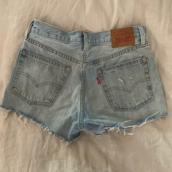 Levi’s 501 high waisted denim shorts - Picture 2 of 3